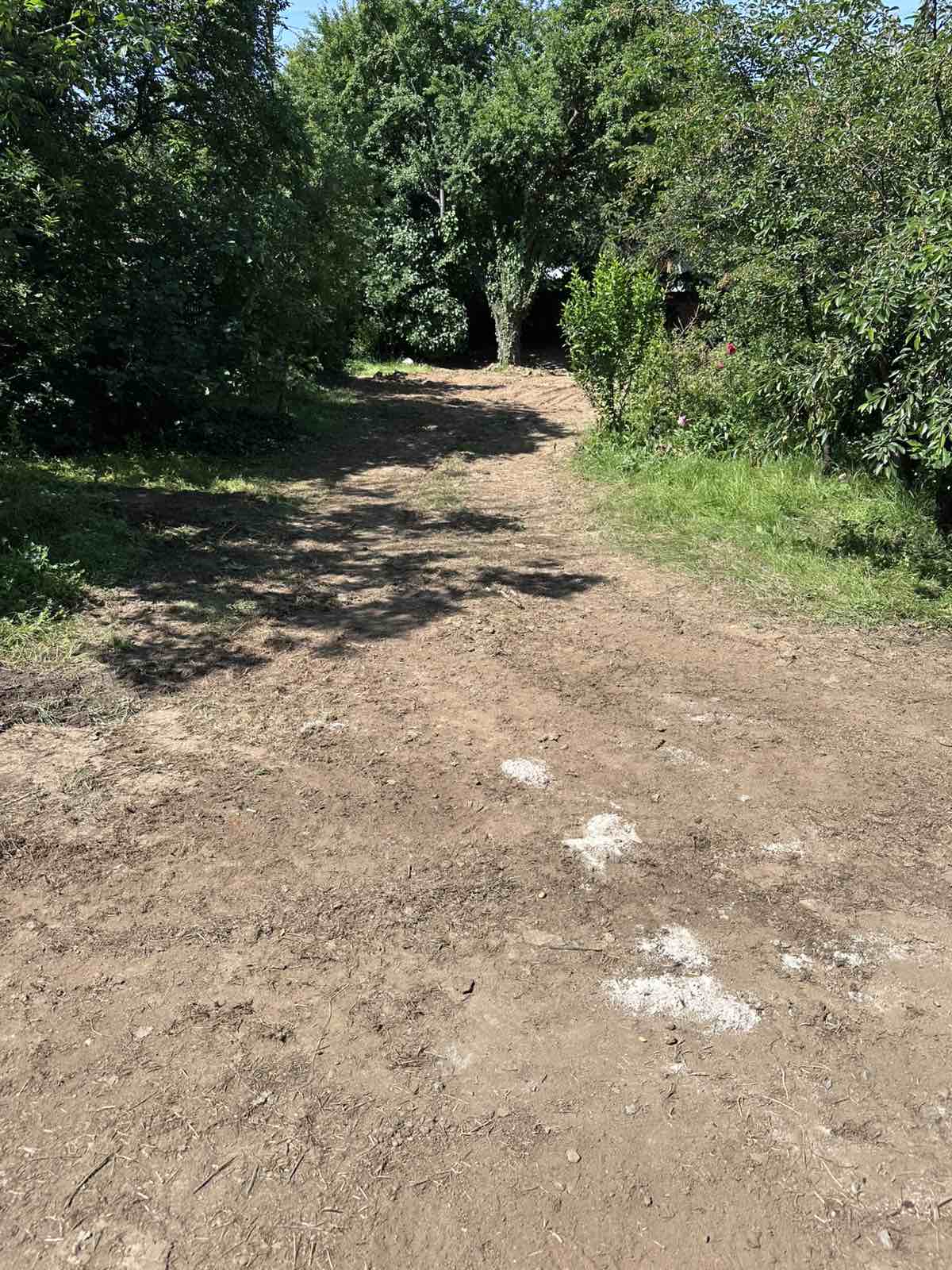 Дренаж на къща в с. Чавдар 15 Дренаж на къща в с. Чавдар - изкоп около къщата и почистване на основите (15)