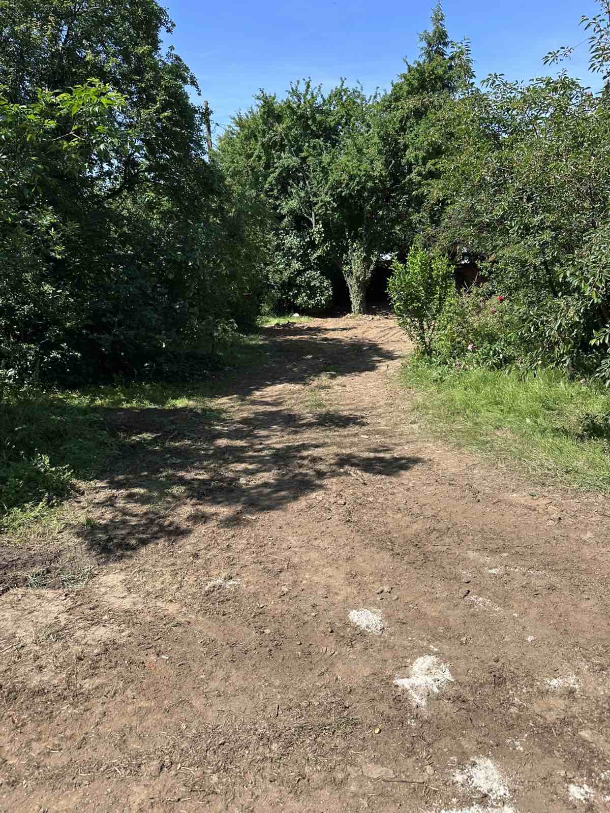 Дренаж на къща в с. Чавдар 26 Дренаж на къща в с. Чавдар - изкоп около къщата и почистване на основите (27)